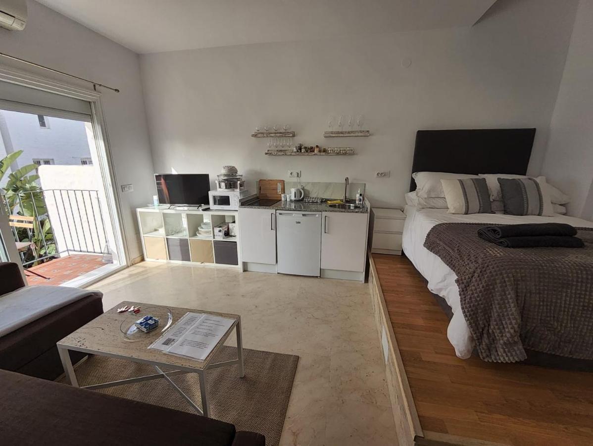 Tranquility Studio Apartment Малага Екстериор снимка