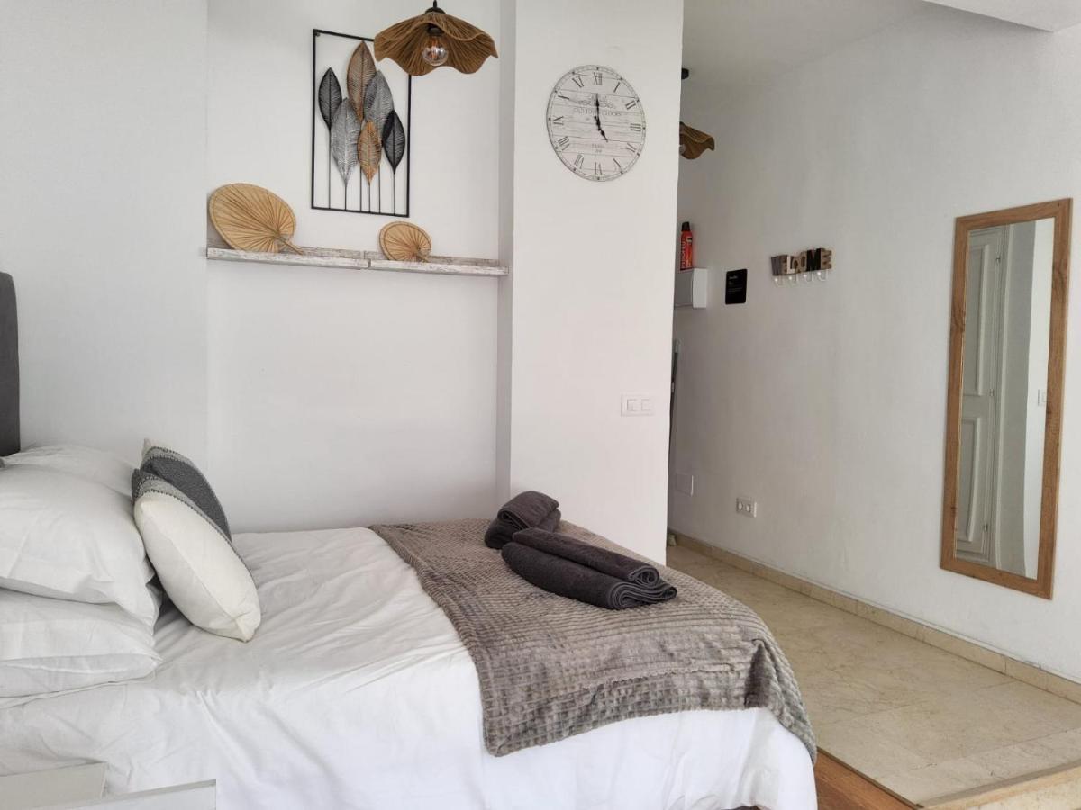 Tranquility Studio Apartment Малага Екстериор снимка