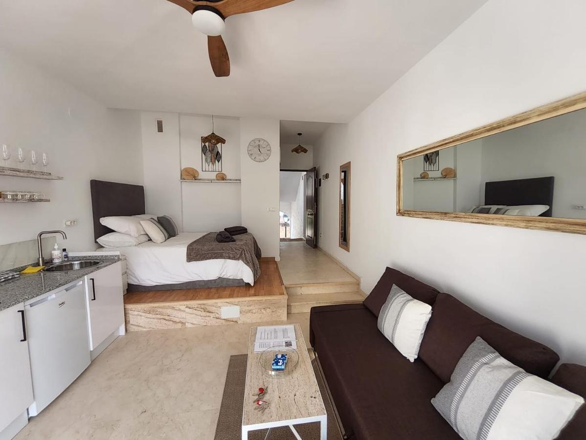 Tranquility Studio Apartment Малага Екстериор снимка