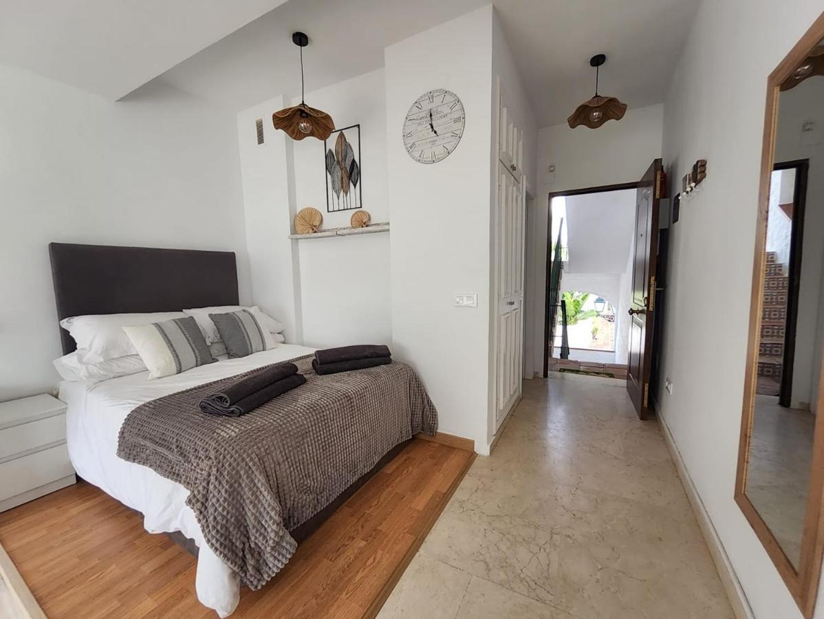 Tranquility Studio Apartment Малага Екстериор снимка